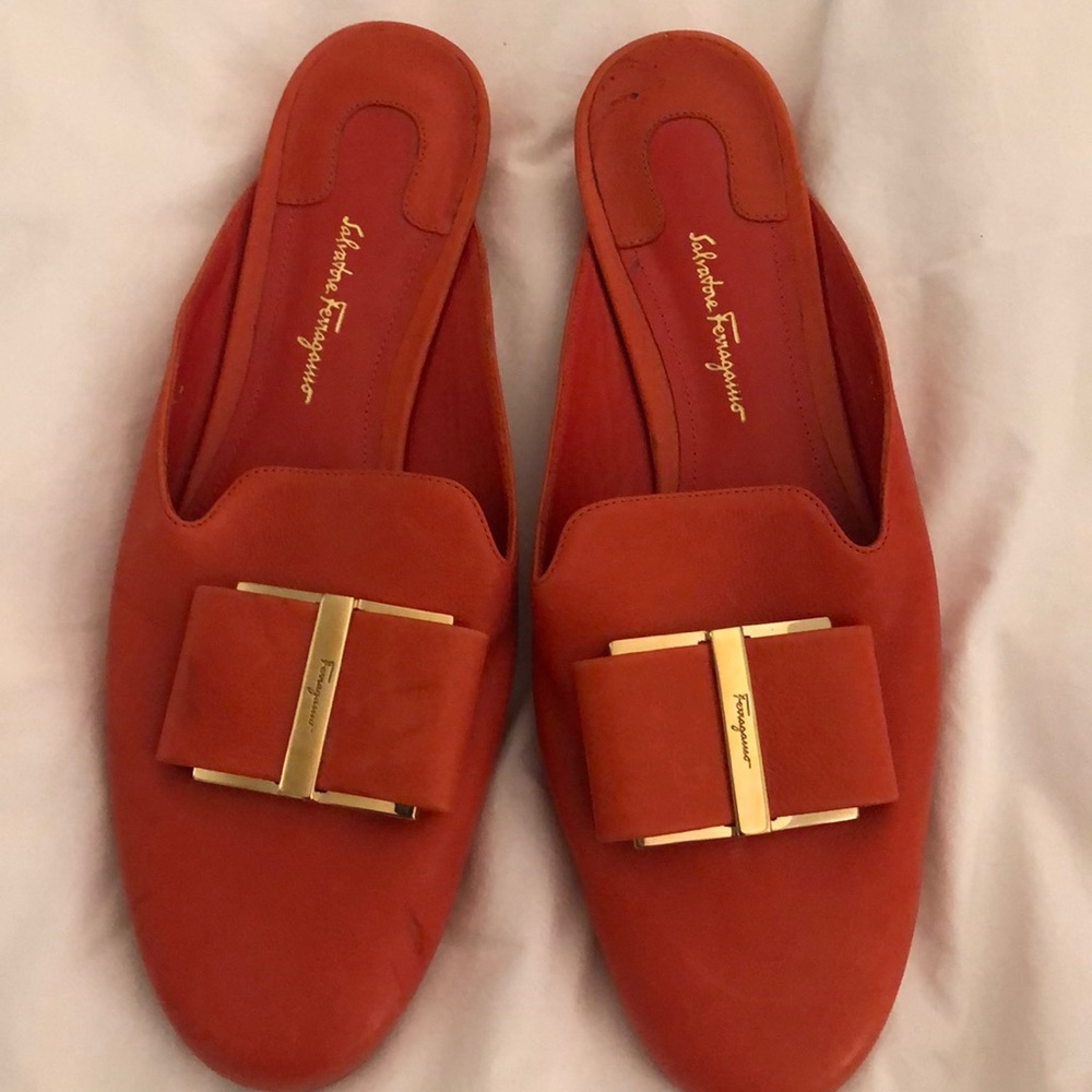 Salvatore Ferragamo bow mules. Size 8.5